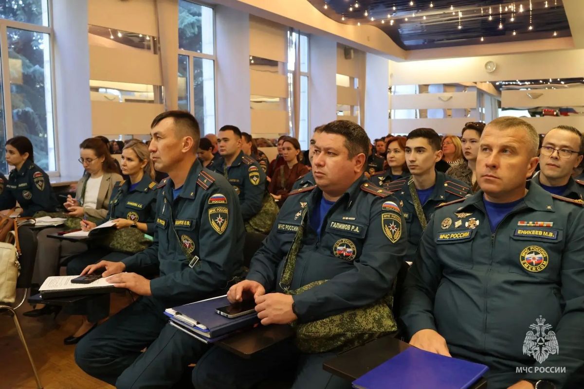 Сотрудники Главного управления прослушали лекции в рамках профессиональной подготовки с личным составом Сотрудники Главного управления прослушали лекции в рамках профессиональной подготовки с личным составом