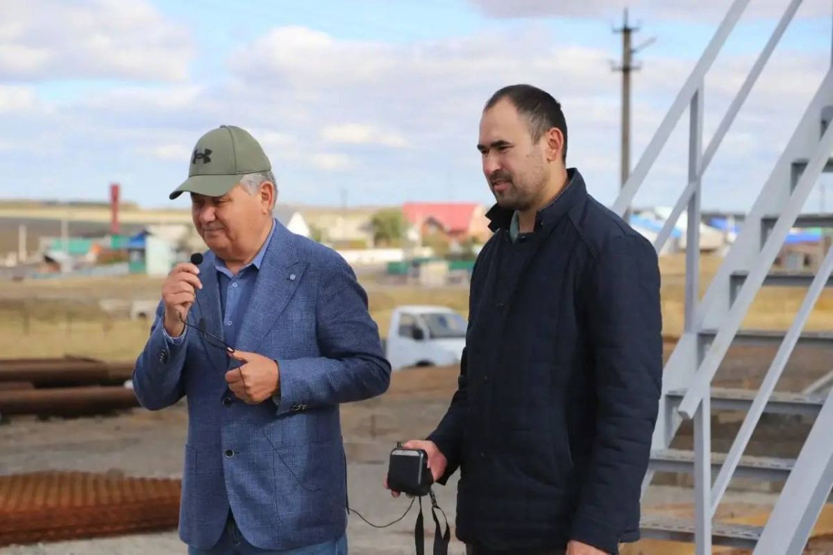 Александр Шельдяев сообщил о запуске современного пункта приема и сушки зерна на базе «Красной Башкирии» в Абзелиловском районе Александр Шельдяев сообщил о запуске современного пункта приема и сушки зерна на базе «Красной Башкирии» в Абзелиловском районе