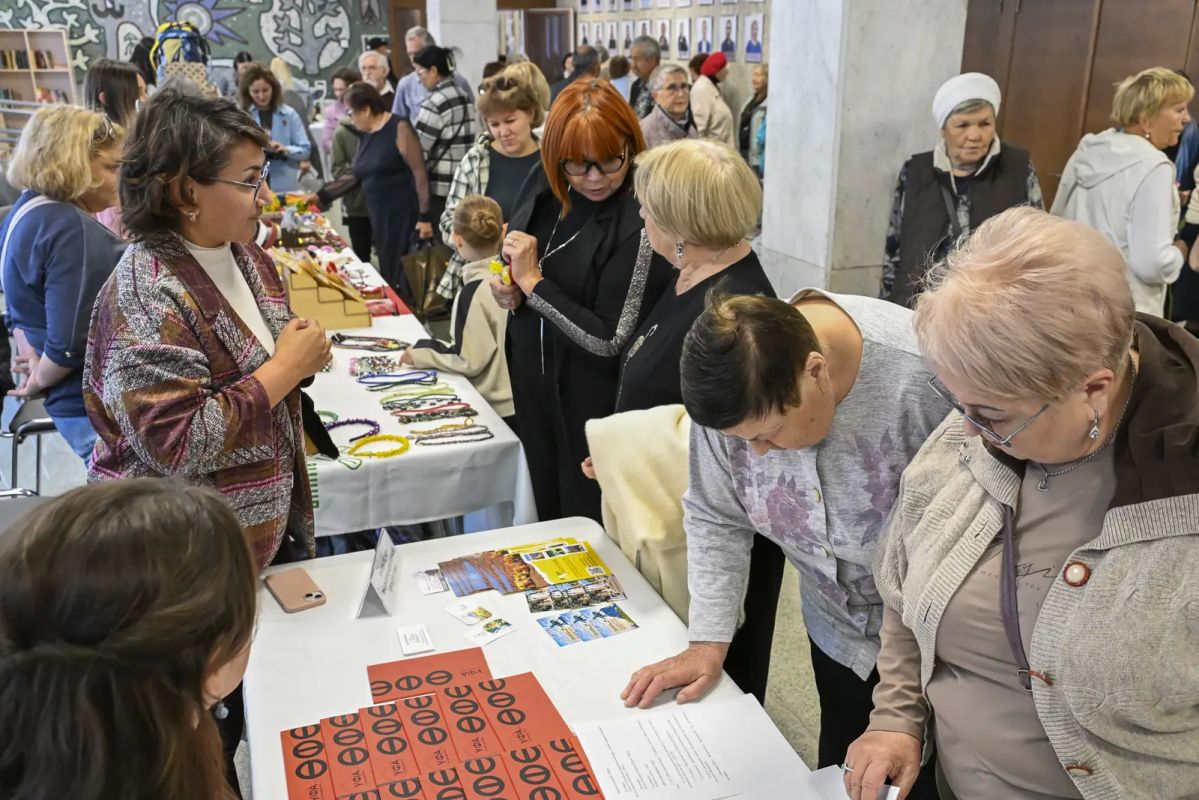 Рустам Шарипов: За привычным ритмом жизни нашего города часто скрывается огромный труд многих поколений, а это те люди, чьи знания и опыт стали фундаментом сегодняшней Уфы Рустам Шарипов: За привычным ритмом жизни нашего города часто скрывается огромный труд многих поколений, а это те люди, чьи знания и опыт стали фундаментом сегодняшней Уфы