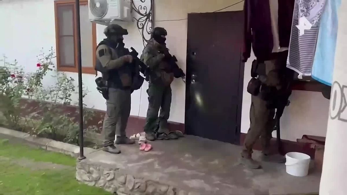 В Ингушетии, Татарстане и Башкирии при силовой поддержке спецназа Росгвардии задержаны трое участников банды Басаева и Хаттаба