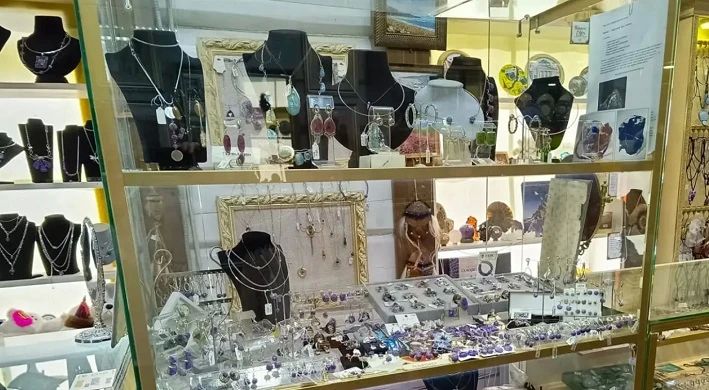 В уфимском бутике покупателю продали фальшивую драгоценность