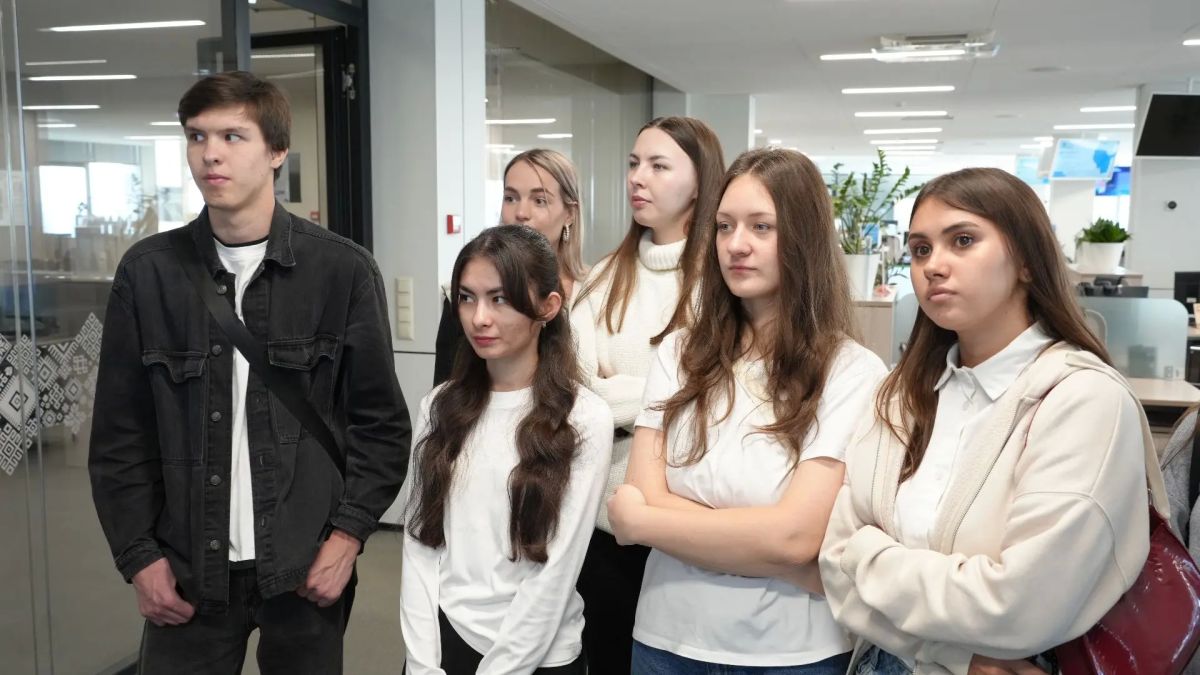 Центр управления Республикой Башкортостан посетили команда телеканала «Вся Уфа» и студенты Башкирской академии государственной службы и управления при Главе РБ Центр управления Республикой Башкортостан посетили команда телеканала «Вся Уфа» и студенты Башкирской академии государственной службы и управления при Главе РБ