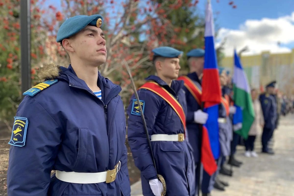 В уфимском Затоне открыли «Сквер Лётчиков» В уфимском Затоне открыли «Сквер Лётчиков»