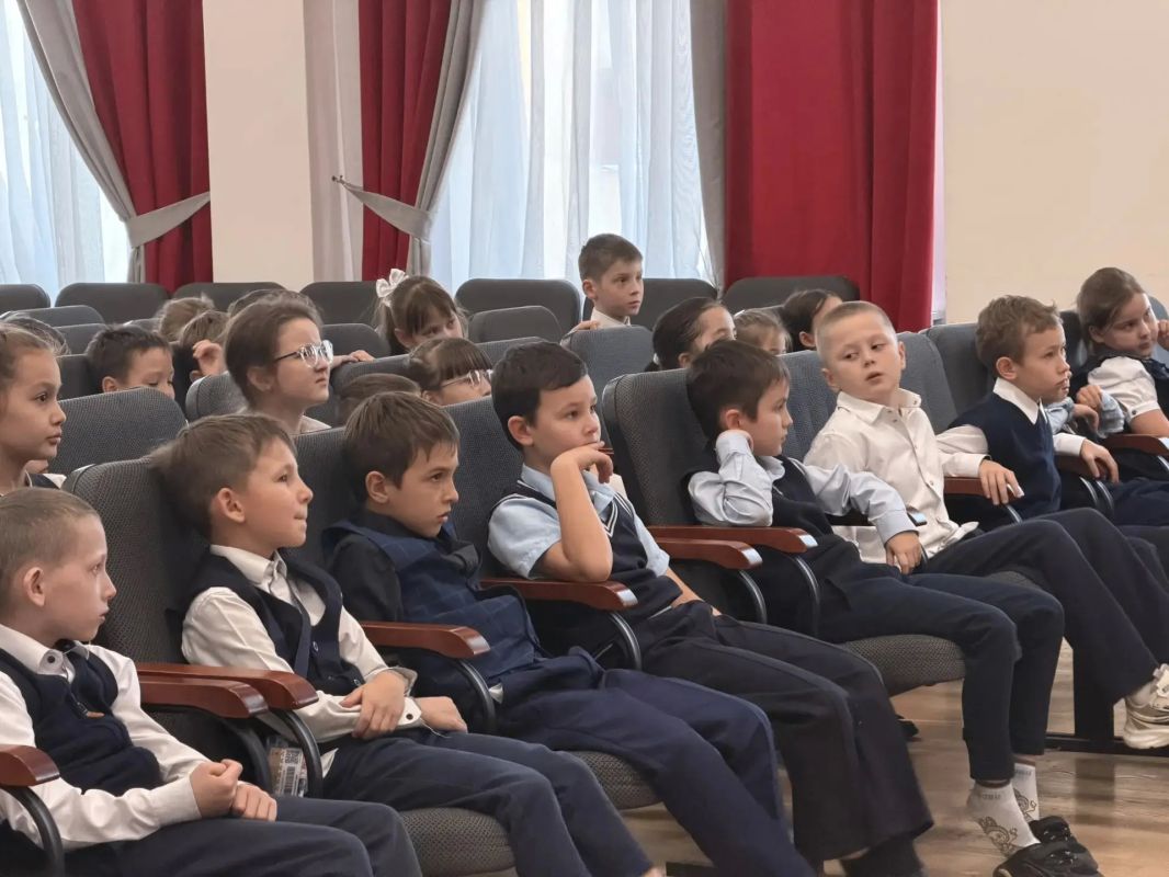 Сотрудники Уфимского территориального отдела Государственного комитета Республики Башкортостан по ветеринарии провели уроки "Доброты" в МАОУ "Лицей № 160 имени М.К. Нагаева" и в МАОУ "Гимназия №64 имени В.В. Горбатко" г.... Сотрудники Уфимского территориального отдела Государственного комитета Республики Башкортостан по ветеринарии провели уроки "Доброты" в МАОУ "Лицей № 160 имени М.К. Нагаева" и в МАОУ "Гимназия №64 имени В.В. Горбатко" г....