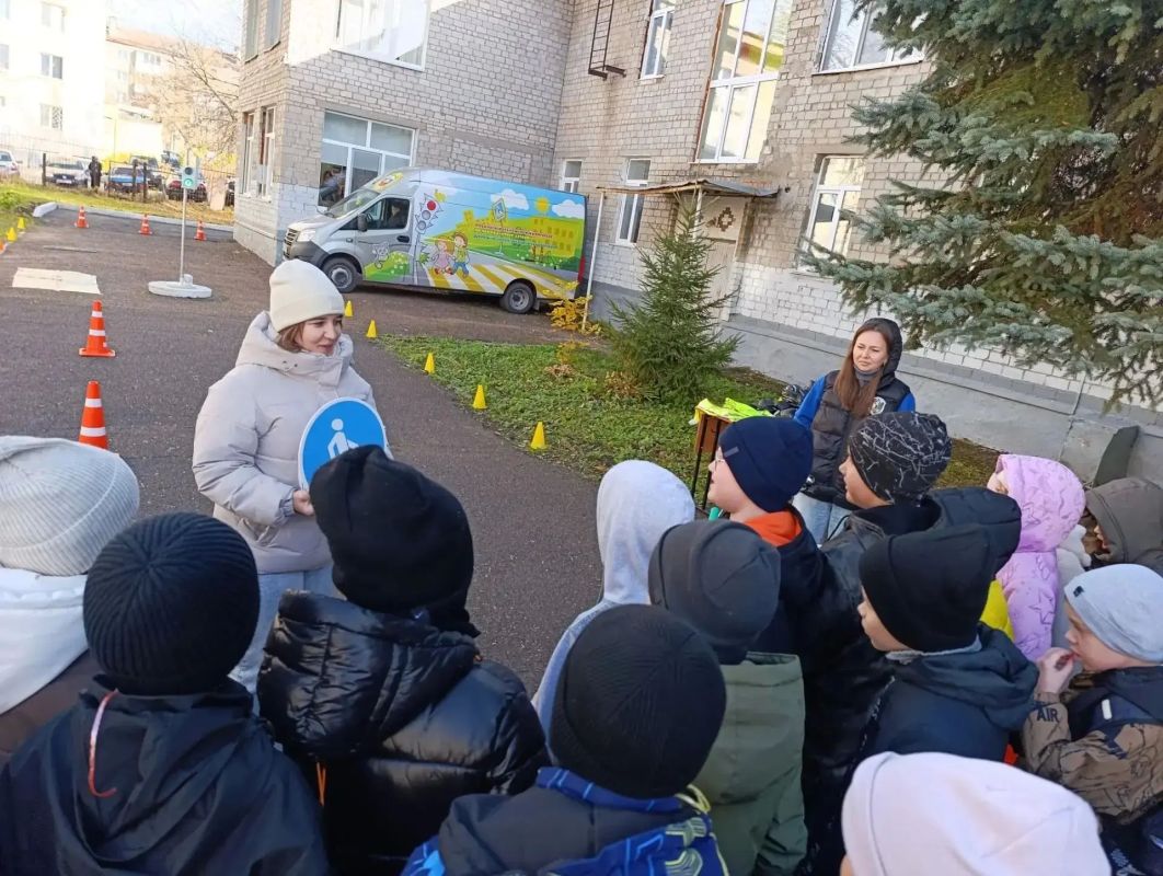 В Уфе продолжается акция «Мы вместе — значит, безопасно» В Уфе продолжается акция «Мы вместе — значит, безопасно»