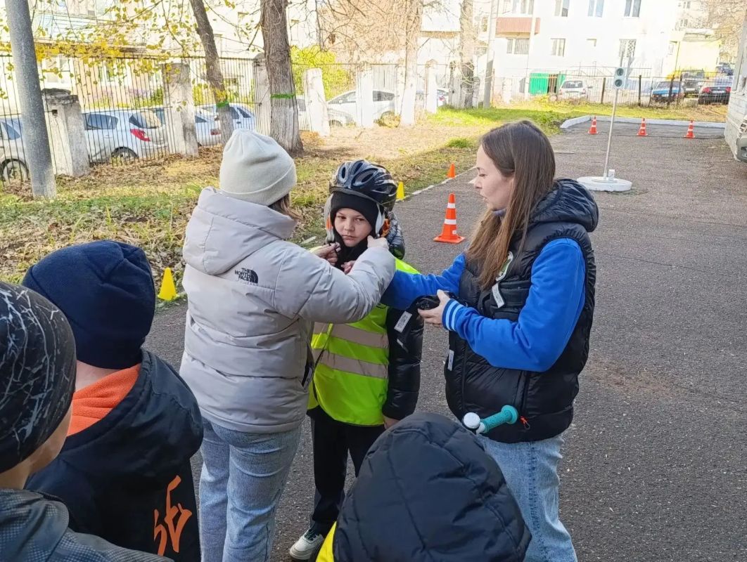 В Уфе продолжается акция «Мы вместе — значит, безопасно» В Уфе продолжается акция «Мы вместе — значит, безопасно»