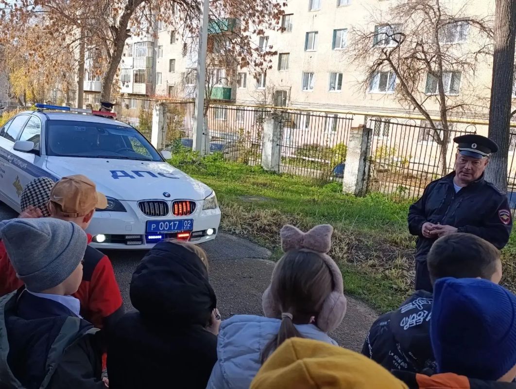 В Уфе продолжается акция «Мы вместе — значит, безопасно» В Уфе продолжается акция «Мы вместе — значит, безопасно»