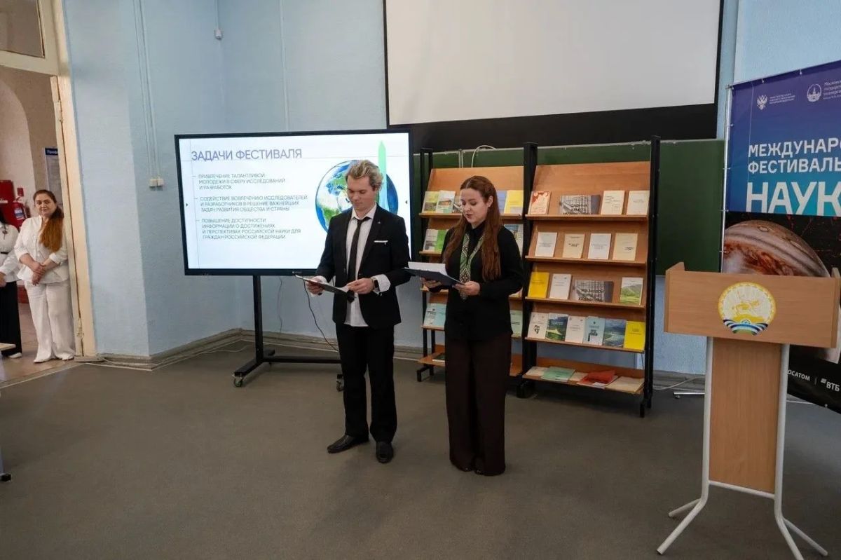 В Стерлитамакском филиале УУНиТ открыли мемориальную аудиторию в честь выдающихся профессоров В Стерлитамакском филиале УУНиТ открыли мемориальную аудиторию в честь выдающихся профессоров
