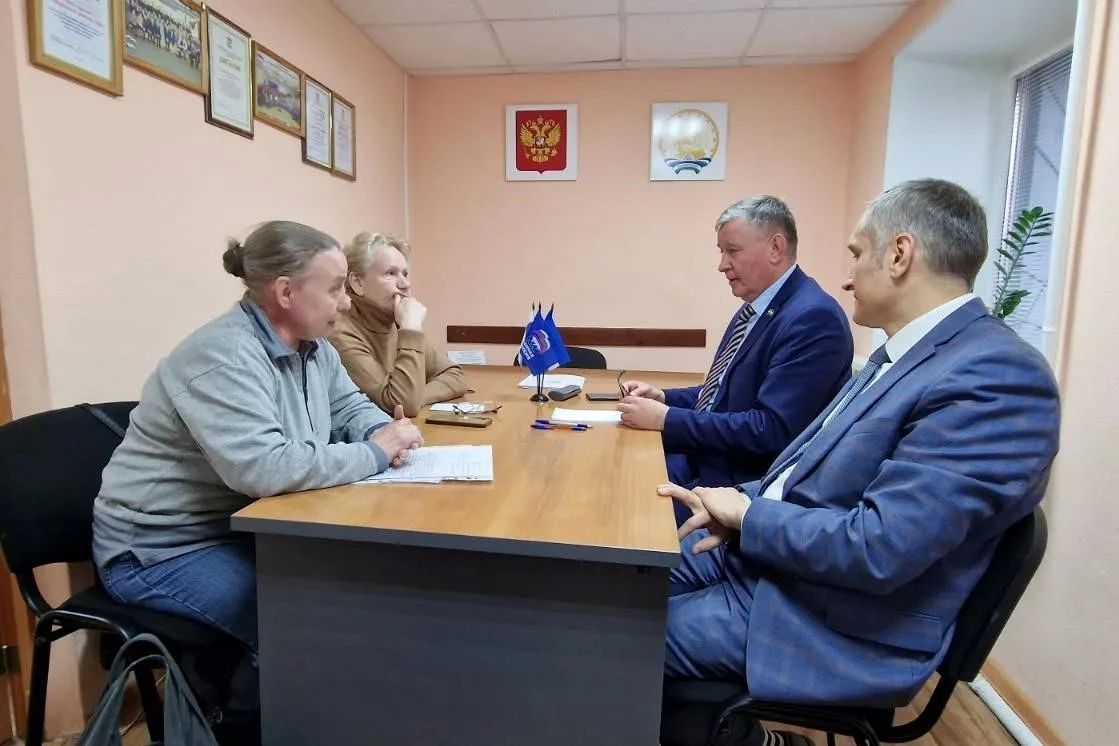 Обращения жителей – на контроле депутатов Обращения жителей – на контроле депутатов